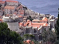 La parte occidentale delle mura di Ragusa (Dubrovnik), la torre Minceta è sulla sinistra. Autore e Copyright: Marco Ramerini