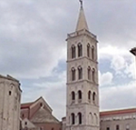 Il campanile della Cattedrale di Santa Anastasia (Sv. Stosija), Zara (Zadar), Croazia. Autore e Copyright: Marco Ramerini
